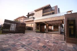One Kanal Owner Build Solid Bungalow Available For Rent Near McDonald And Big Park