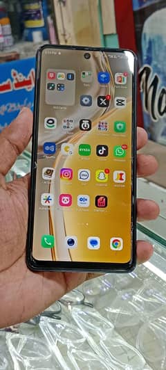 Infinix hot 40pro 256 10/10 2 month warranty