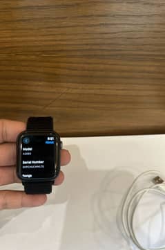 APPLE WATCH SERIES 5 44MM – ORIGINAL CHARGER – GOOD CONDITION
