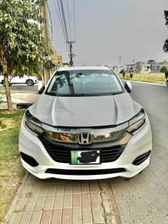 Honda Vezel Z package Top variant , full option