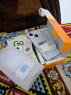 spark go 1  4/128 white