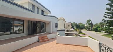 F-8/1: 511 Yards, 7-Bedroom House, Triple Unit, Handsome Basement, Double Gate, CDA Transfer, Price 29 Crores.