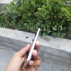 Iphone 6s 64 Gb battery health 68 finger workout all ok