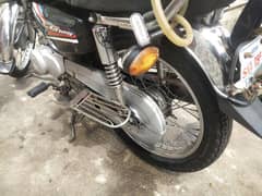 hinda 125 urgent sale is cheap price  sukhar number