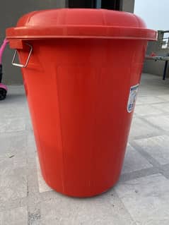 Plastic bucket with lid 80 liter