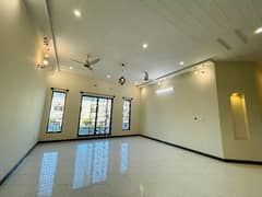 25 Marla Brand New Designer Corner Separate Gate Entry Upper Portion Available For Rent