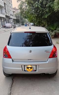 Suzuki Swift Dlx Total genuine.