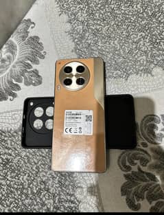 Tecno camon 30