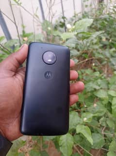 moto e4