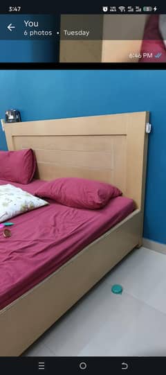Queen size bed