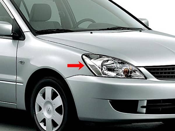 Mitsubishi Lancer Right Head Lamp 2004 1300CC - Single Piece
