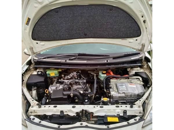 Bonnet Insulator for Toyota Aqua for Heat & Sound Proofing with Clips
