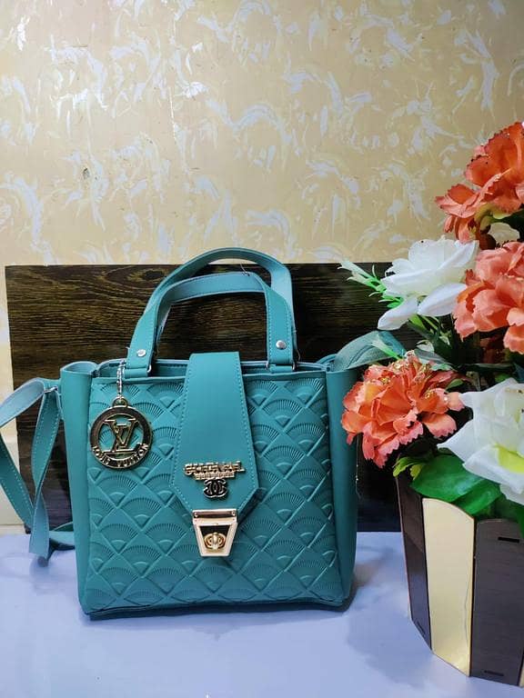 Ladies Handbag – Timeless Design, Modern Touch