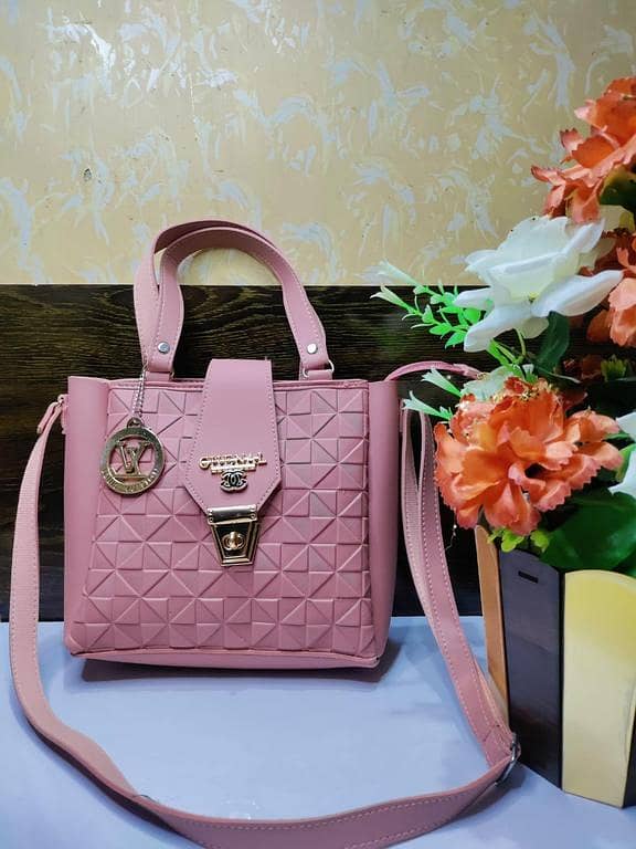Classic Women’s Handbag – Elegant & Everyday Essential