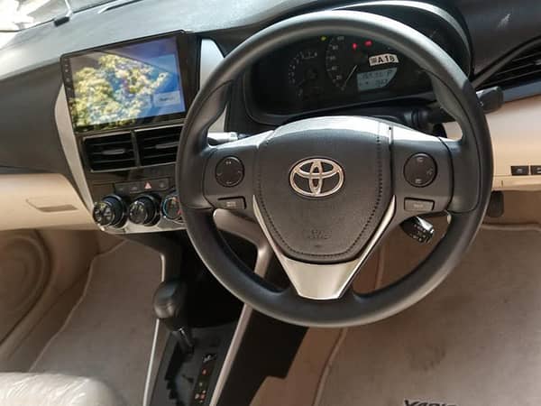 Toyota Yaris Gli Multimedia Steering Wheel Buttons
