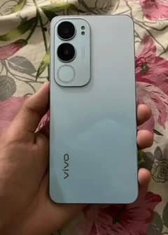 vivo y19s 4gb/128gb 10/10 condition 1 month use box and cahrger sath h