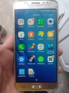 Samsung J5 16GB storage, 1.5GB Ram . . . condition 8/10