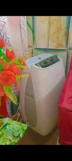 Ground Ac 1 ton WhatsApp 10 by 10 condition