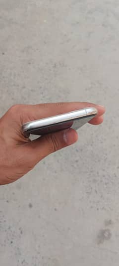 IPHONE 11 PRO MAX Factory unlock