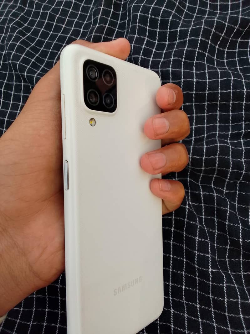 Samsung Galaxy A12 10/10 condition with box 3 month used with case 0