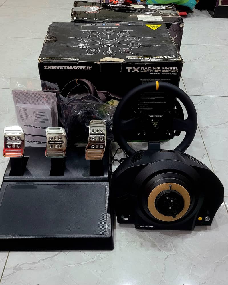 THRUSTMASTER TX RW Leather Edition 1