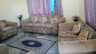 7 seter sofa set available