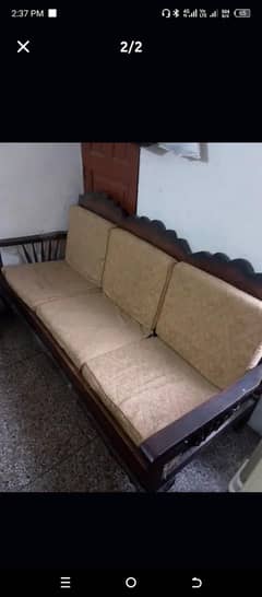 3 wala aik ha aur 2 single single wala hn mukamal set hai