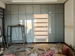 hamaray ha almare kichen doors midia wall bani jati hay