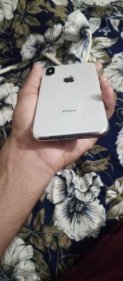 I phone x h bai 64 gb h all ok h condition ap pic m dykha saktya hu