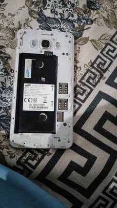 Samsung J7 Mobile For Sell