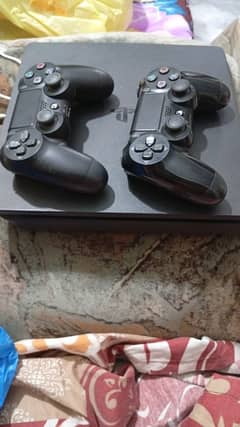 Playstation 4 slim jailbreak with 2 original controllers