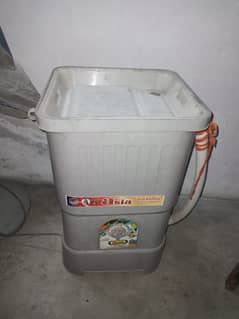 choti washing machine for sale bhot achi halat ma ha
