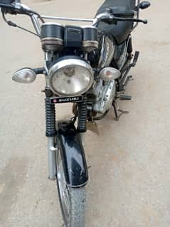 Suzuki GS 150 2012