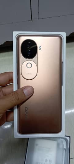 vivo v40 e