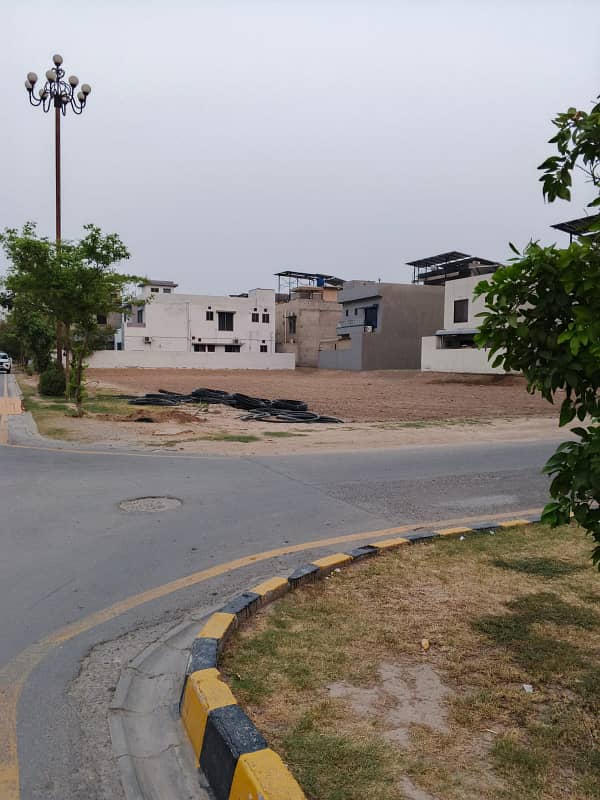 5 Marla Ideal Location Plot For Sale In Jade Extension Block Park View City Lahore 44