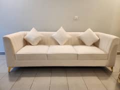 5 seater brand new sofa 2 days used