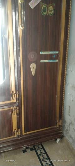 iron wardobe for sale with good condition