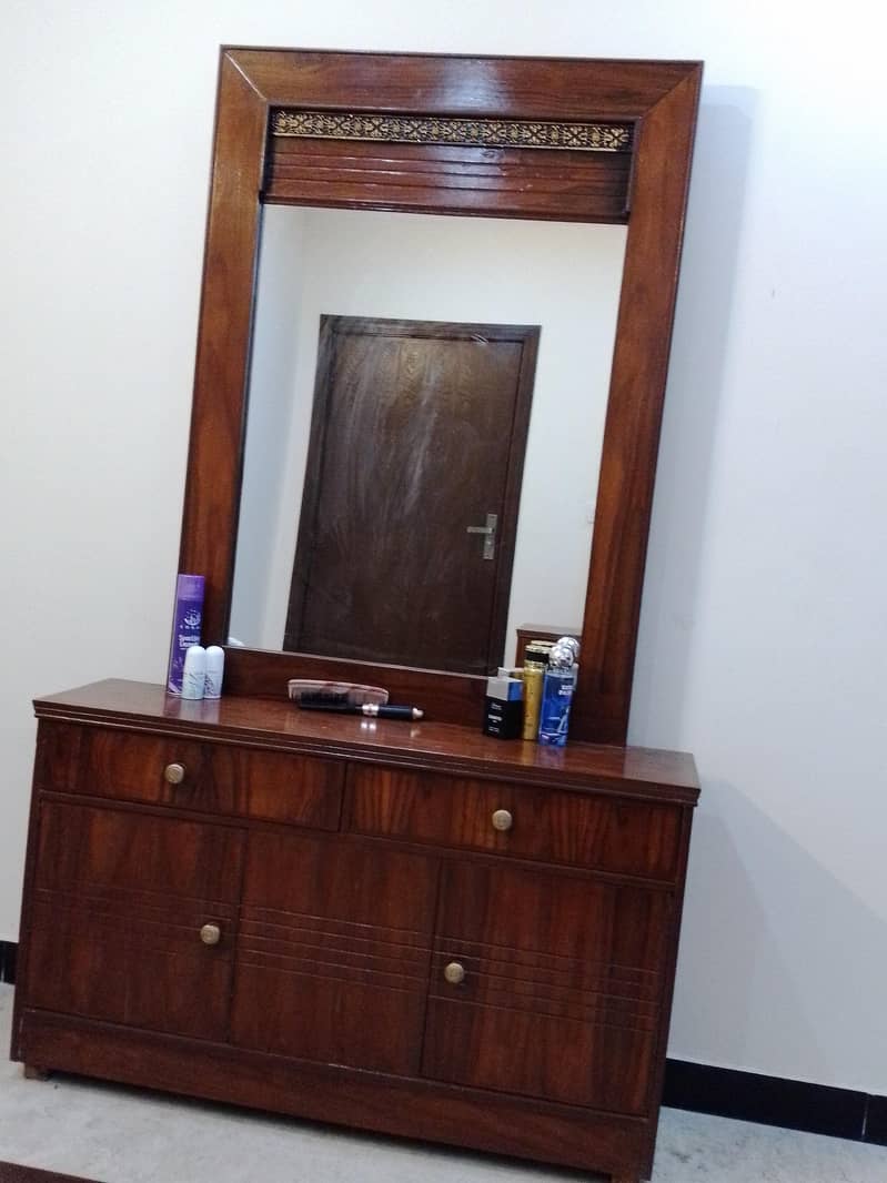 King Size Bed with side tables & dressing Table 0