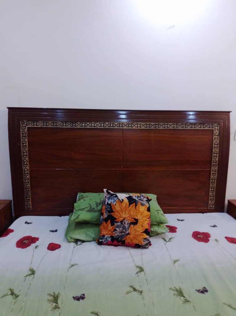 King Size Bed with side tables & dressing Table 2
