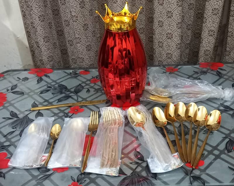 Golden Dinner Spoons and Sweet Spoons Sets 4