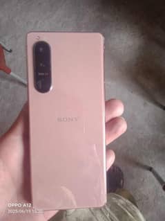 hi I'm selling my Xperia 5 mark 3 water pack, 8/125 5G non pta