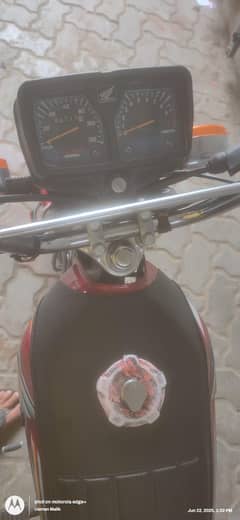 Honda 125 red