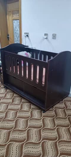 Baby cot in excellent condition