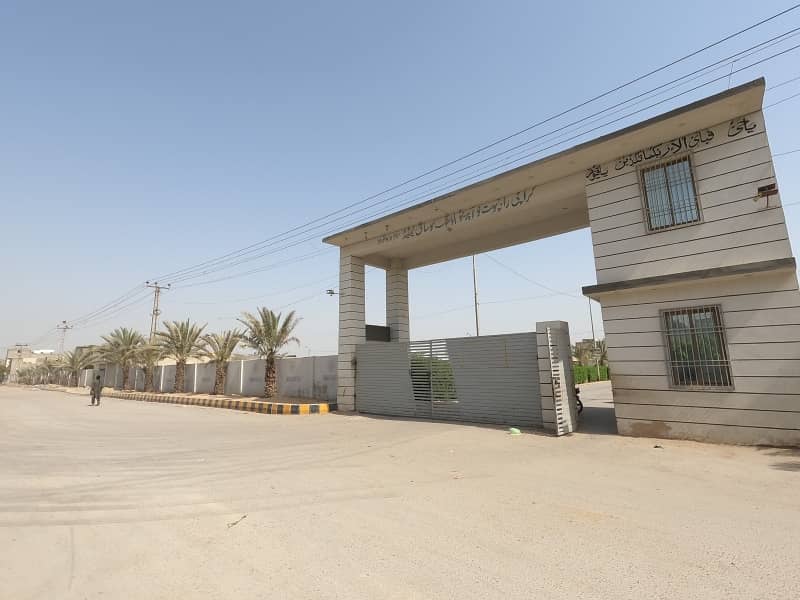 200 SQUARE YARD PLOT AVAILABLE FOR SALE IN PRIME LOCATION 0