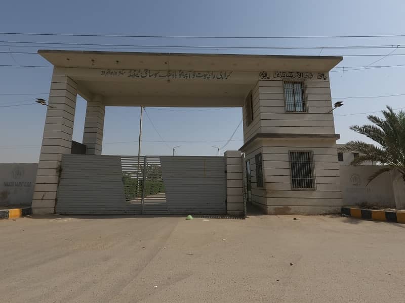 200 SQUARE YARD PLOT AVAILABLE FOR SALE IN PRIME LOCATION 1
