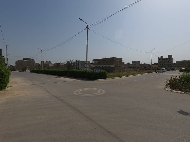 200 SQUARE YARD PLOT AVAILABLE FOR SALE IN PRIME LOCATION 3