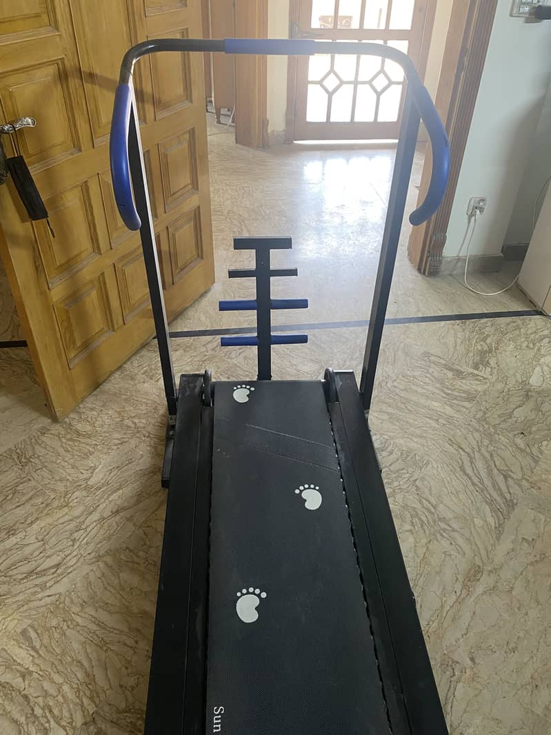 Foldable Manual Treadmill , Space-Saving Design 2