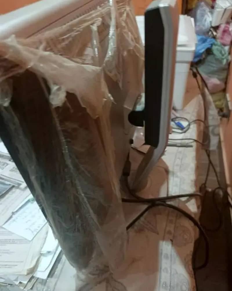 Complete Computer with Slim DELL Led & CPU 4