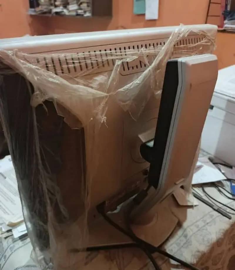 Complete Computer with Slim DELL Led & CPU 5