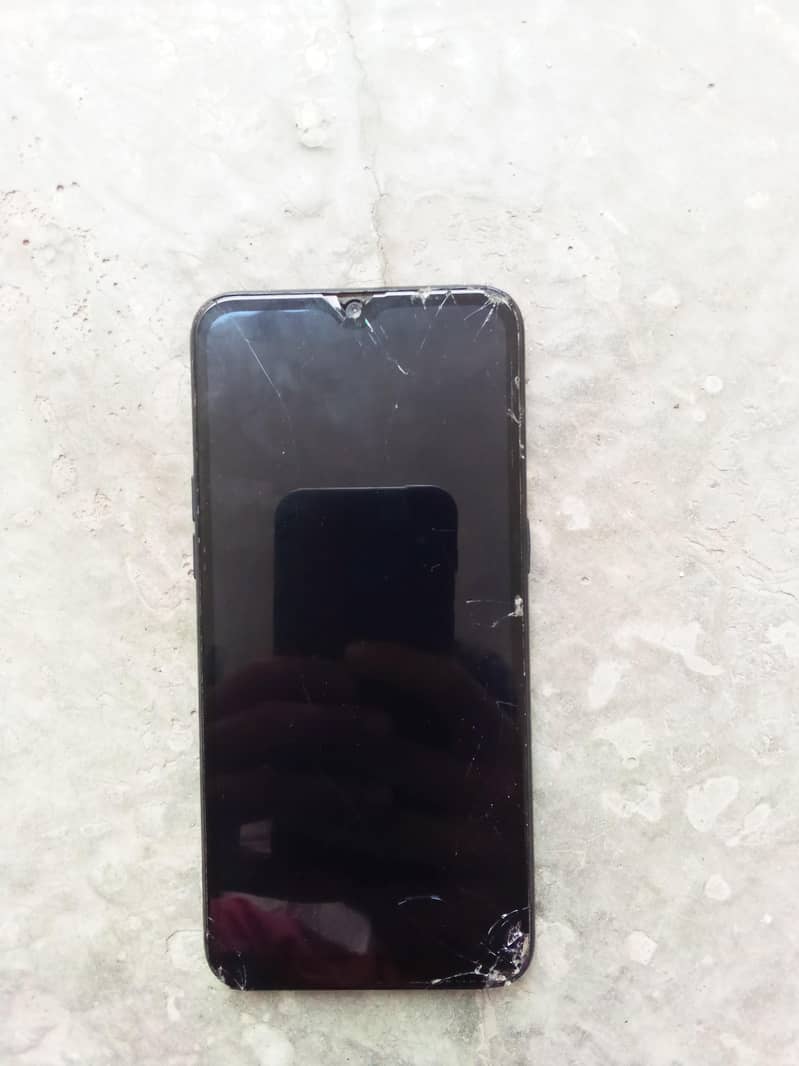 8/10 condition. . . battery 10/10 . . . inbox for more 1